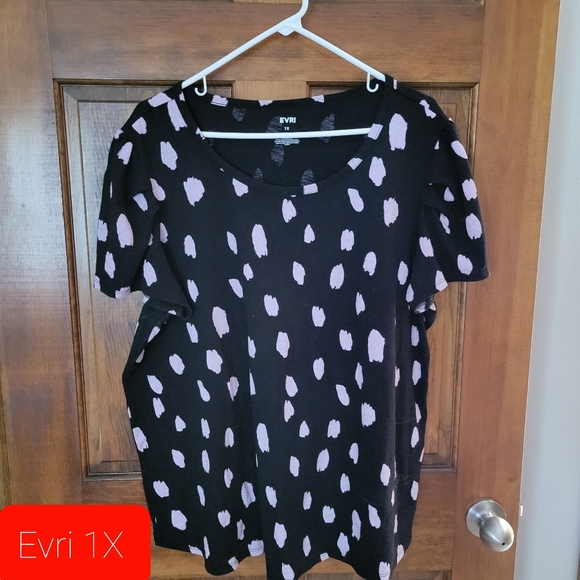 LOT OF PLUS SIZE CLOTHING - Picture 16 of 16